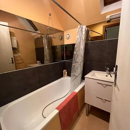 Maison 4 Chambres, 8 à 10 Personnes *